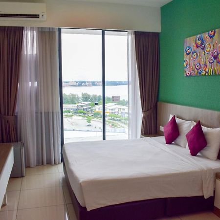 D'Wharf Hotel & Serviced Residence Петалинг Джая Екстериор снимка