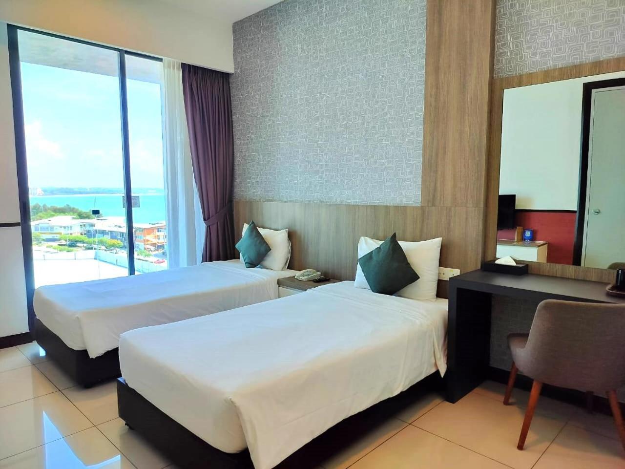 D'Wharf Hotel & Serviced Residence Петалинг Джая Екстериор снимка