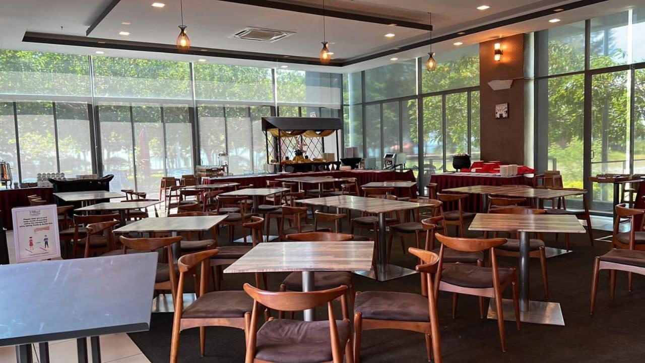 D'Wharf Hotel & Serviced Residence Петалинг Джая Екстериор снимка