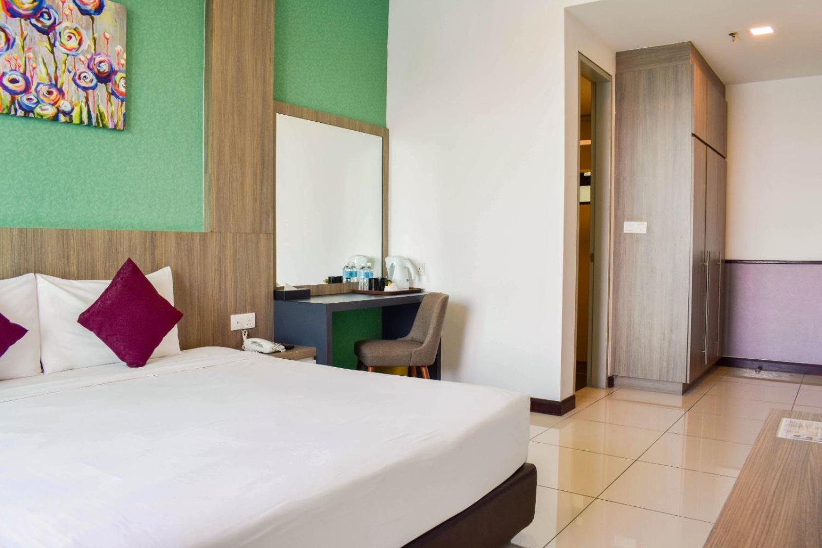 D'Wharf Hotel & Serviced Residence Петалинг Джая Екстериор снимка