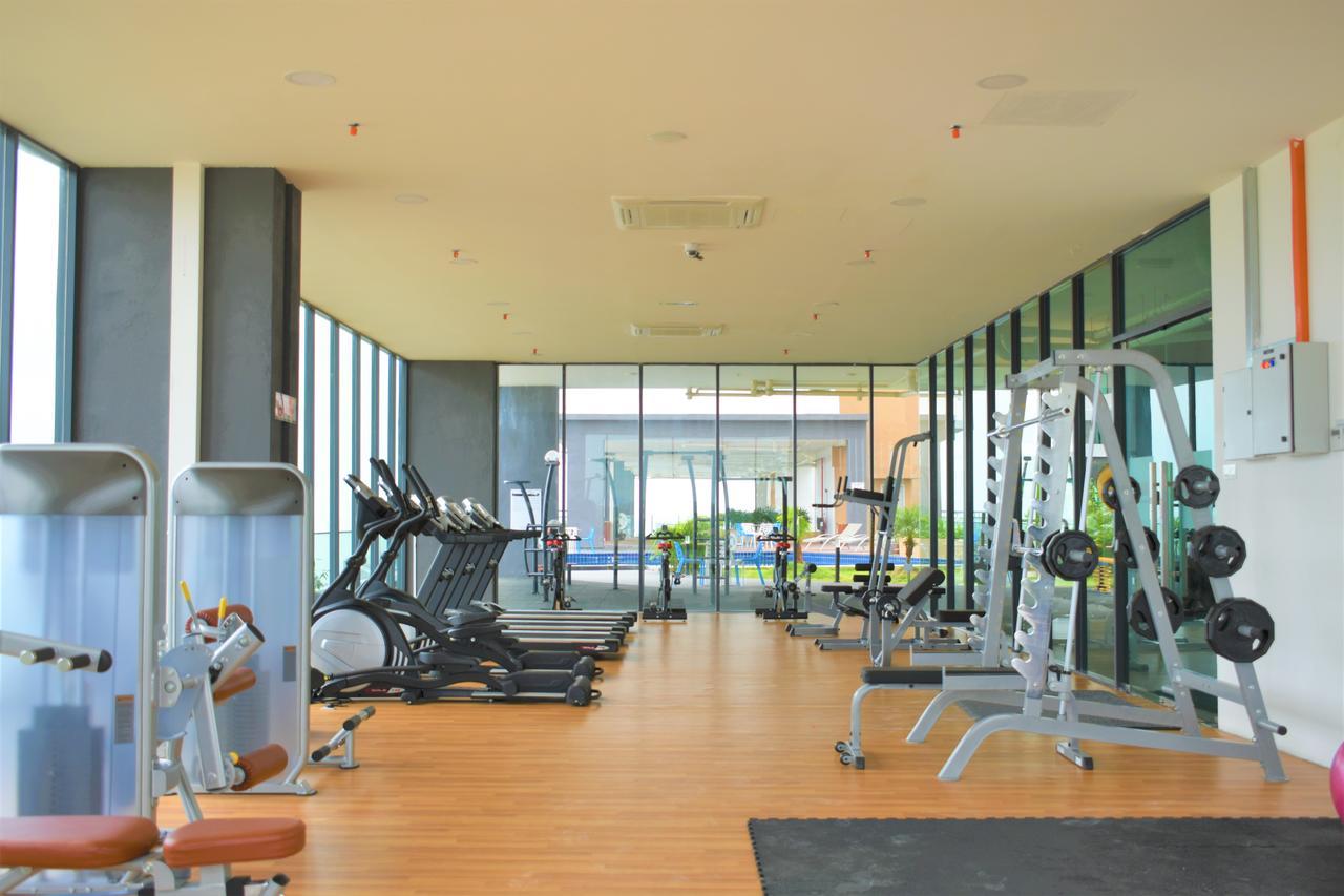 D'Wharf Hotel & Serviced Residence Петалинг Джая Екстериор снимка
