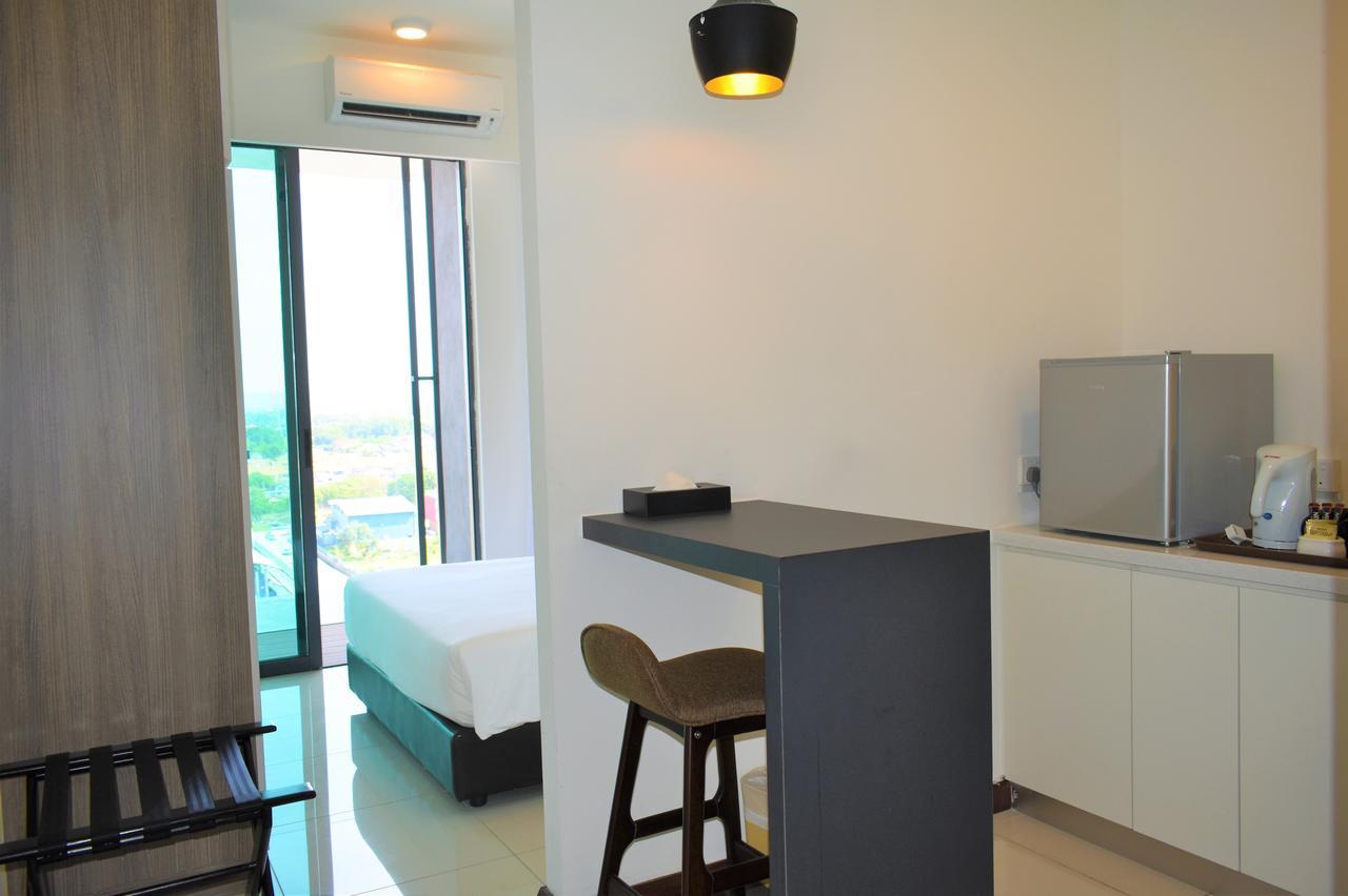 D'Wharf Hotel & Serviced Residence Петалинг Джая Екстериор снимка